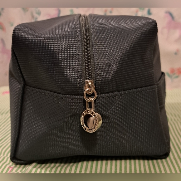 Bulgari Parfum Grey Unisex Toiletry Travel Shave Cosmetic Makeup Beauty Bag - Picture 4 of 6